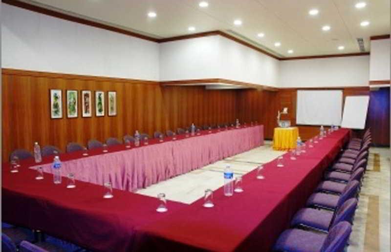 Comfort Inn President Ahmedabad Exterior foto