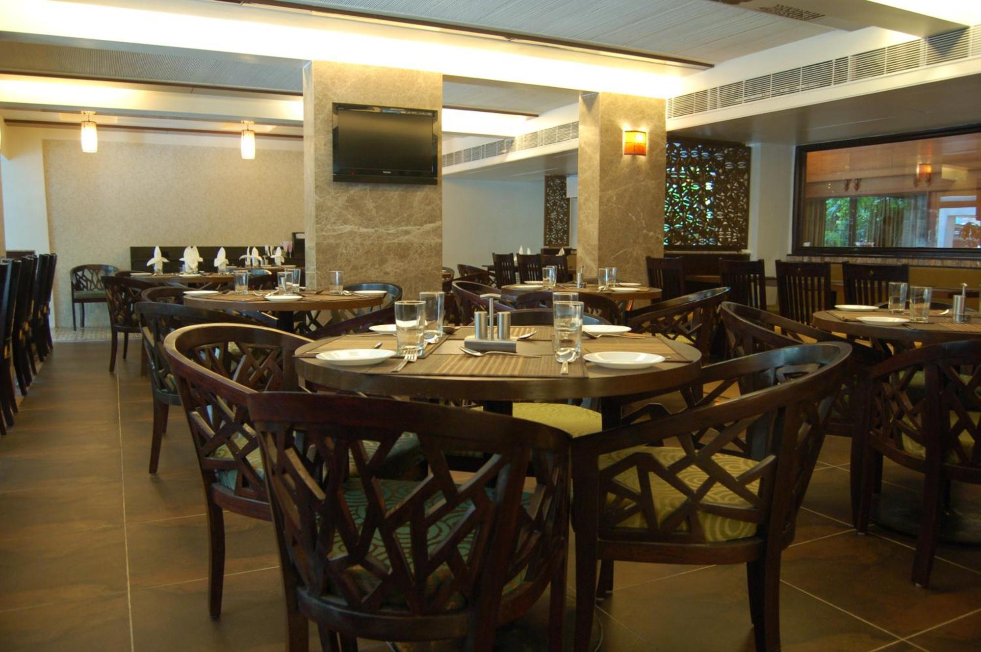 Comfort Inn President Ahmedabad Exterior foto