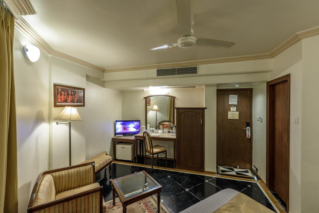 Comfort Inn President Ahmedabad Exterior foto
