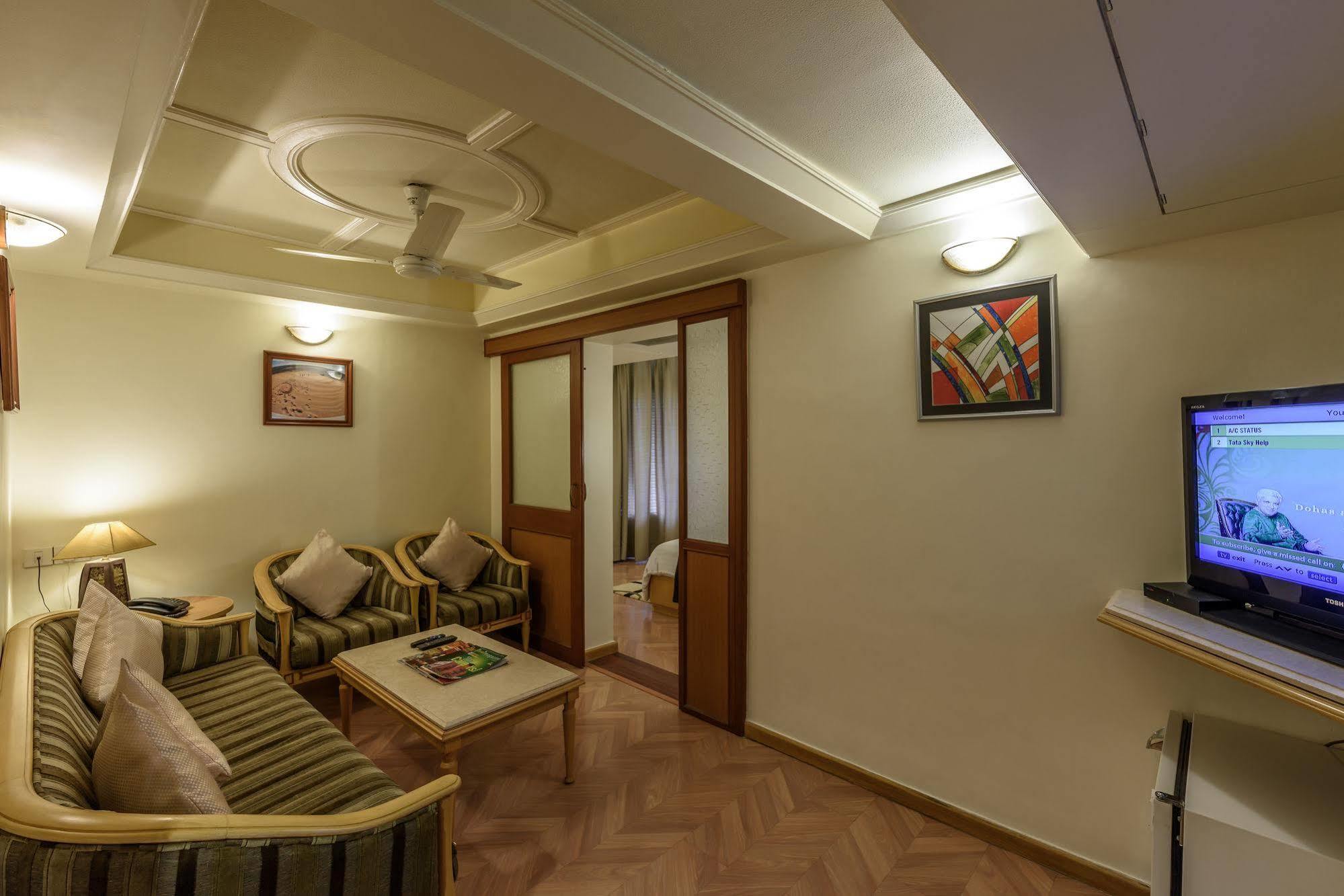Comfort Inn President Ahmedabad Exterior foto